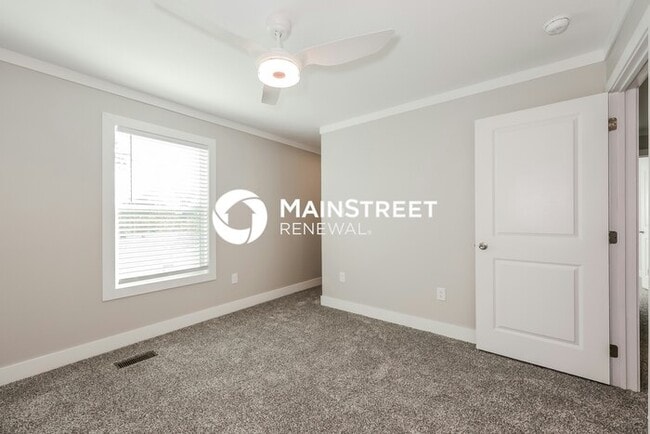 Building Photo - 3 Bedroom Pet-Friendly Home in Dallas, TX with Main Street Renewal