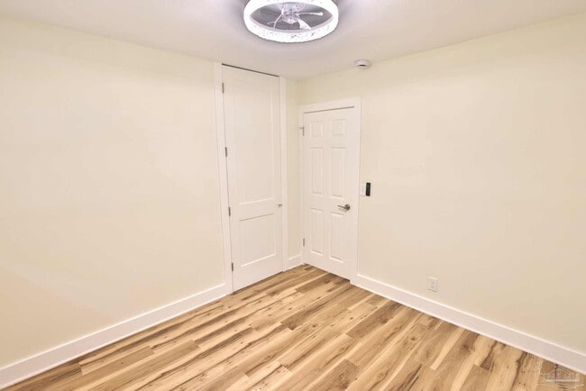 Building Photo - 3795 Summer Dr