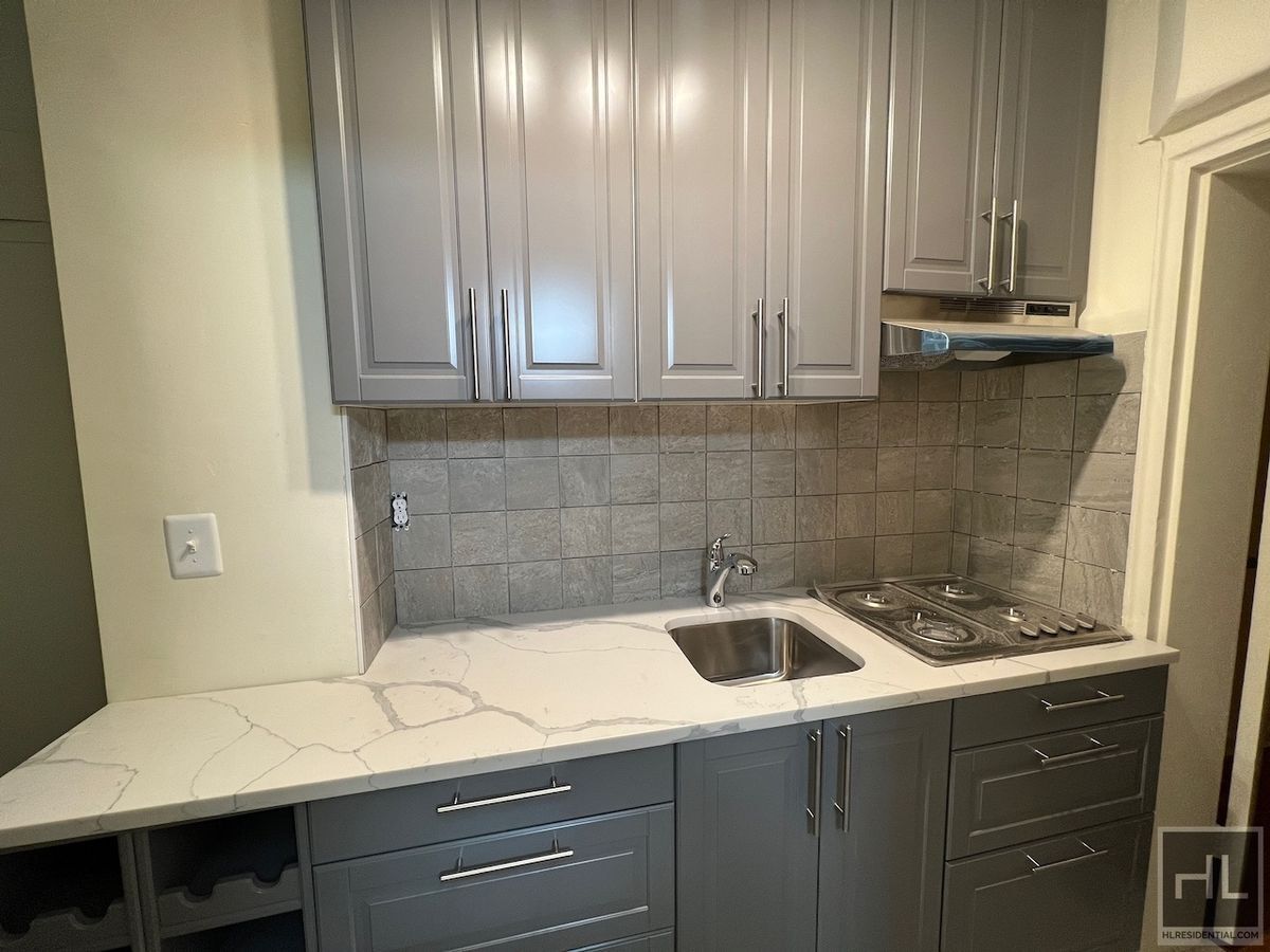 Building Photo - Claremont Avenue