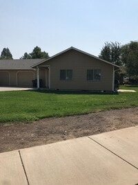 Building Photo - Great Duplex in SW Redmond