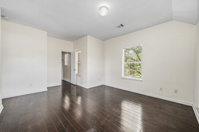 Building Photo - 9641 Weldridge Dr