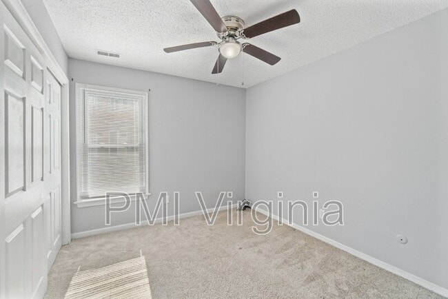 Building Photo - 3909 Wilmington Ct