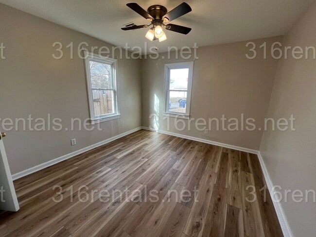 Building Photo - $1150 - **COMING SOON** 3 bed 1 bath - Single Family Home