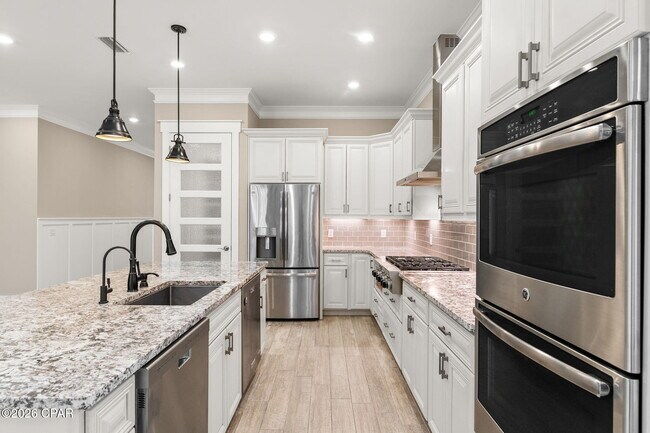 Building Photo - 3816 Mariner Dr