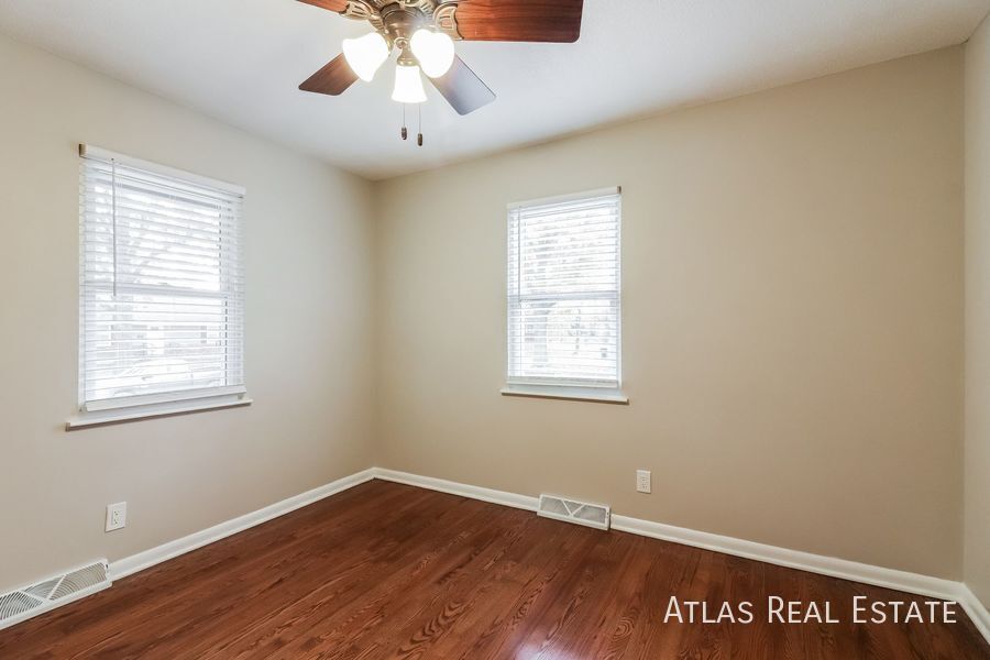 Building Photo - 602 NE Darwin St