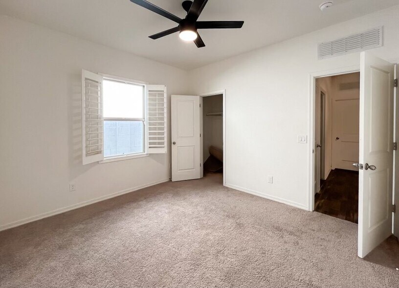 Building Photo - 4590 W Foldwing Dr