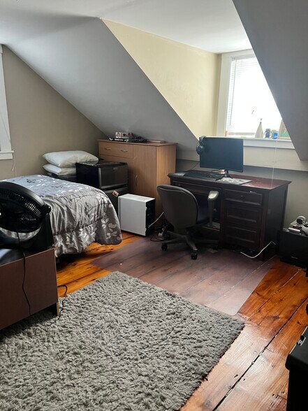 Building Photo - 1 Poole St