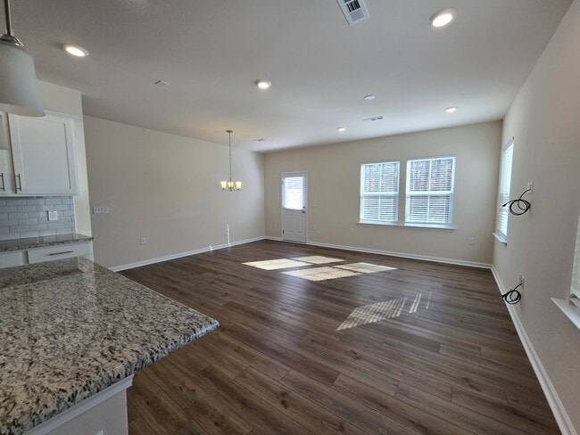 Building Photo - 865 Falls Grove Trl