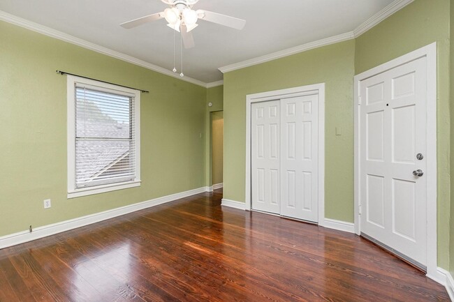 Building Photo - 210 S Rosemont Ave