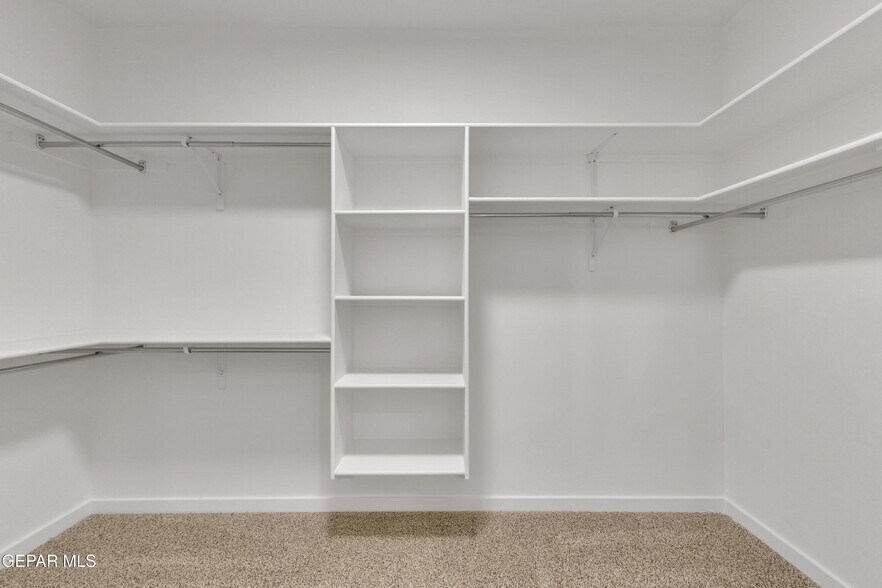 Building Photo - 12716 Middlesbrough Ave