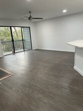 Building Photo - 1030 Marsh Ct Ln