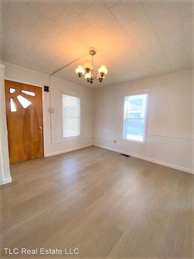Building Photo - 3 br, 2 bath House - 439 N Washington St