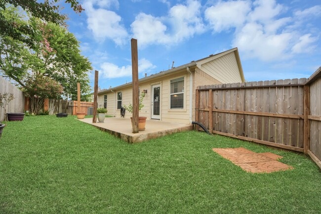 Building Photo - 3815 Pebble Garden Ln