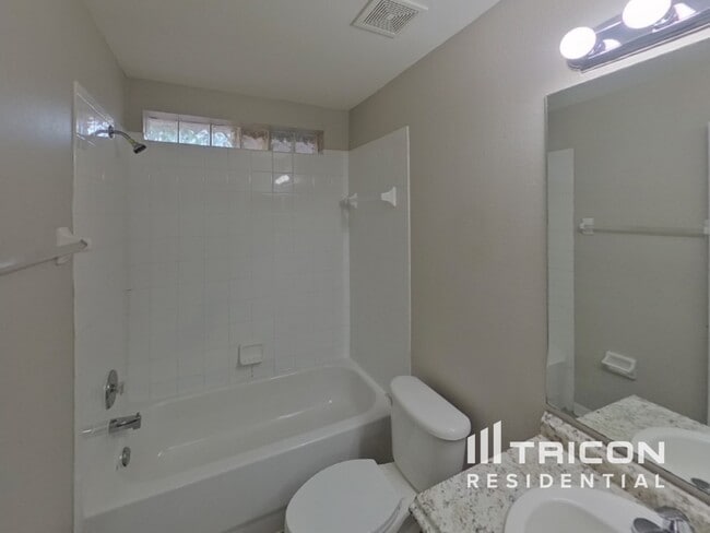 Building Photo - 828 Cape Cod Cir