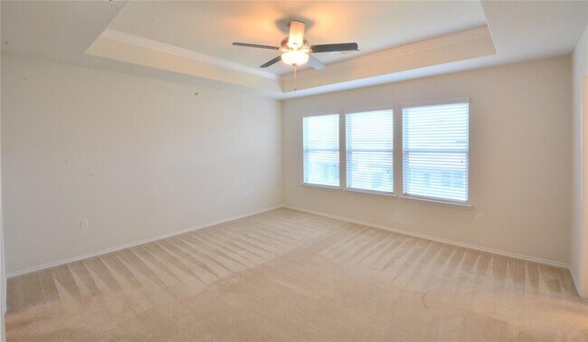 Building Photo - 13915 Osmarea Dr