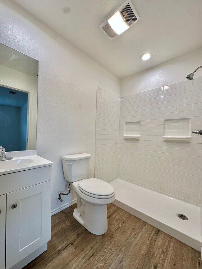 Building Photo - COMING SOON!! SEPTEMBER!!! - Newly Built 3-Bedroom Duplex!