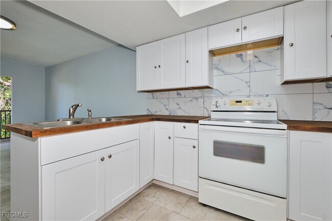 Building Photo - 824 Alderman St