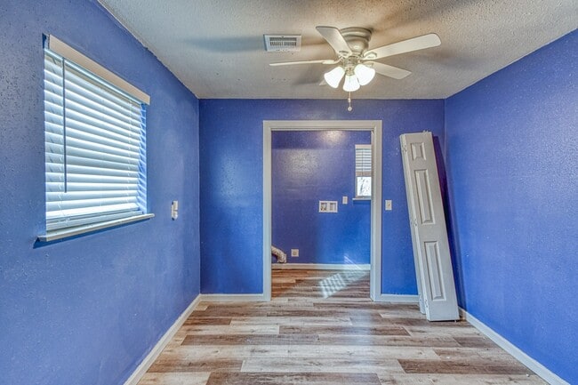 Building Photo - 1108 US Hwy 277