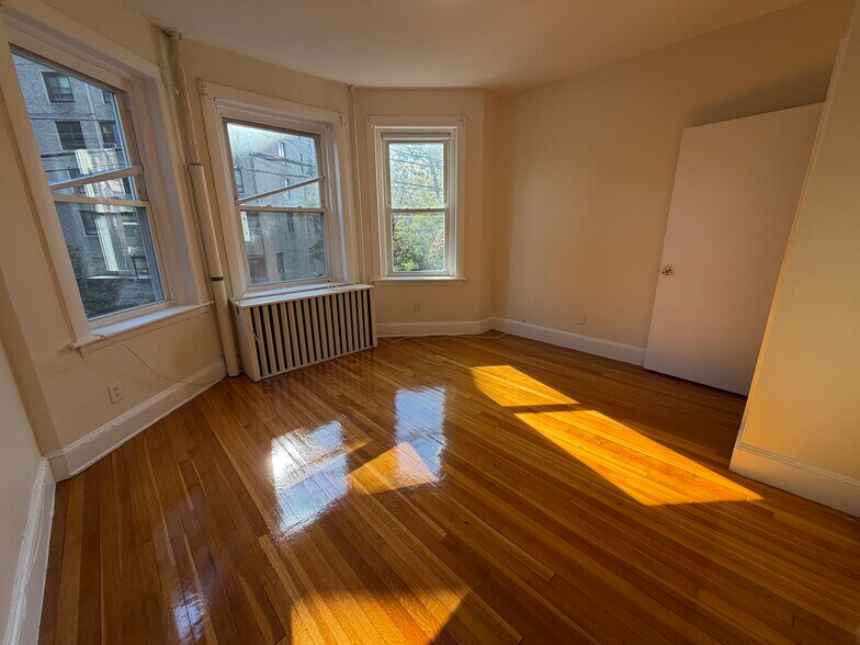 Building Photo - 306 Tappan St