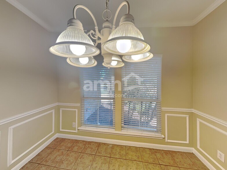 Building Photo - 4103 Chiselhurst