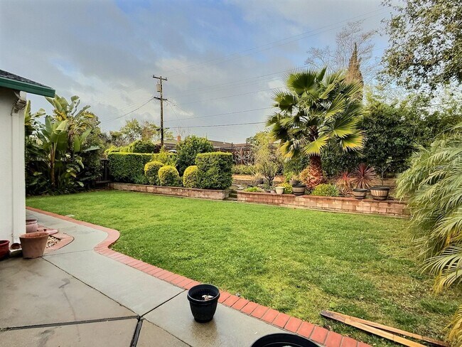 Building Photo - 3BD/2BA - Charming Home in Sunnyvale with Spacious Backyard