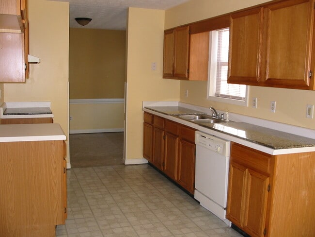 Building Photo - 1205 Sunday Ln