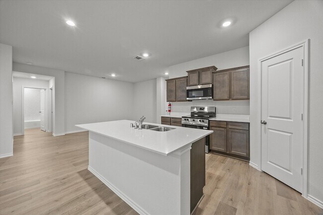 Building Photo - 2307 Albert Ln