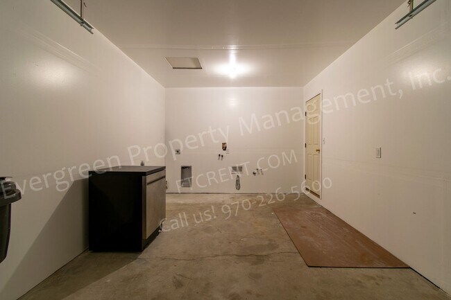 Building Photo - 2439 Clearview Ave