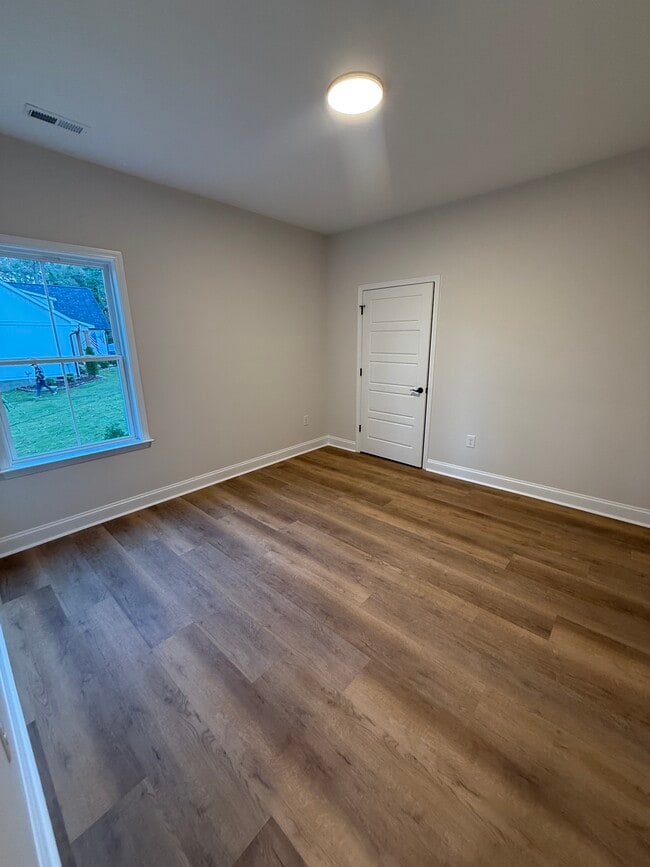 Building Photo - 145 Kennel Rd