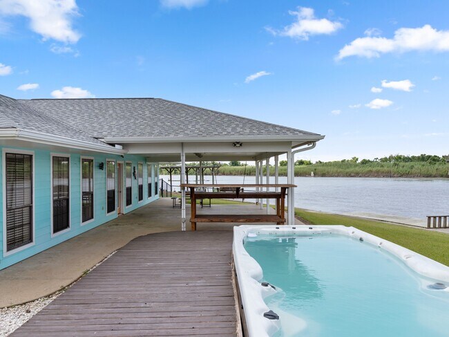 Building Photo - 779 Cr 257