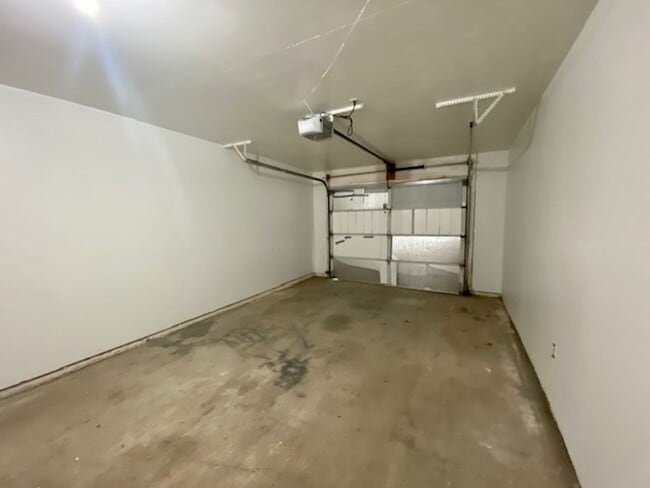 Building Photo - DARLING PROPERTY FOR RENT IN LAVERKIN!