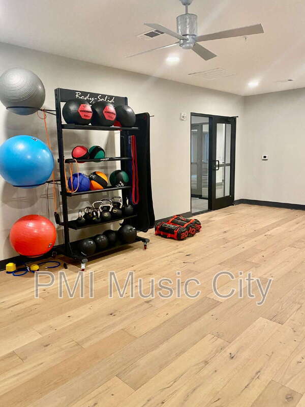 Building Photo - 1677 54th Ave N