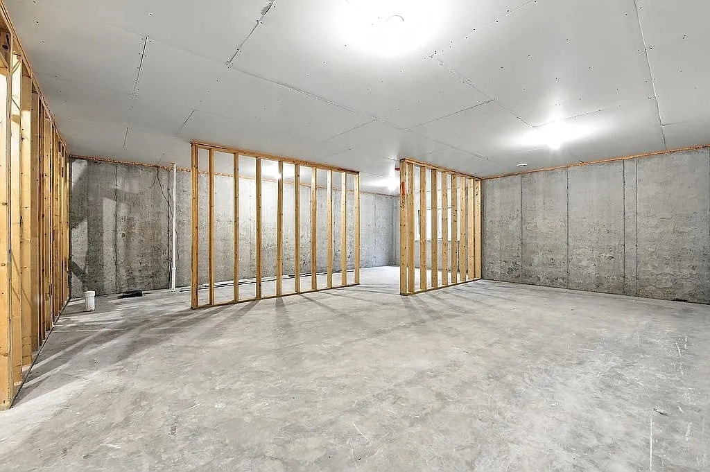 Building Photo - 1559 76th St W