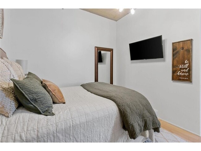 Building Photo - 748 N 3rd St