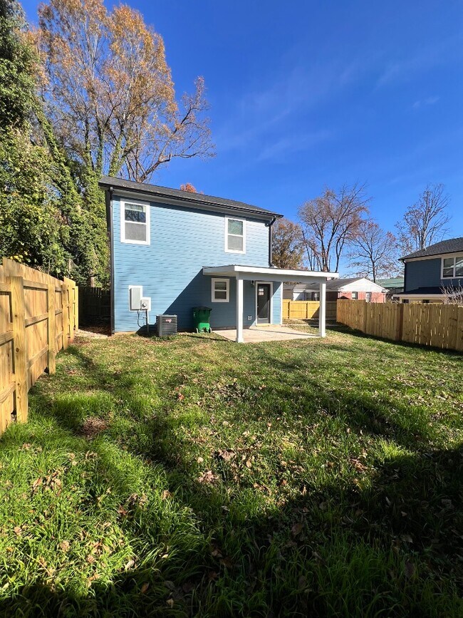 Building Photo - 1817 Newcastle St