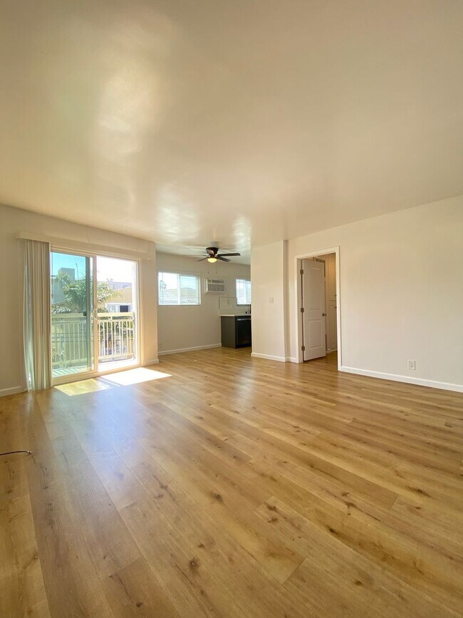Interior Photo - 6556 Lamirada Ave