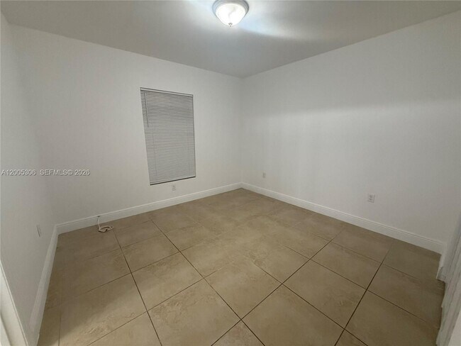 Building Photo - 1565 NW 47th St