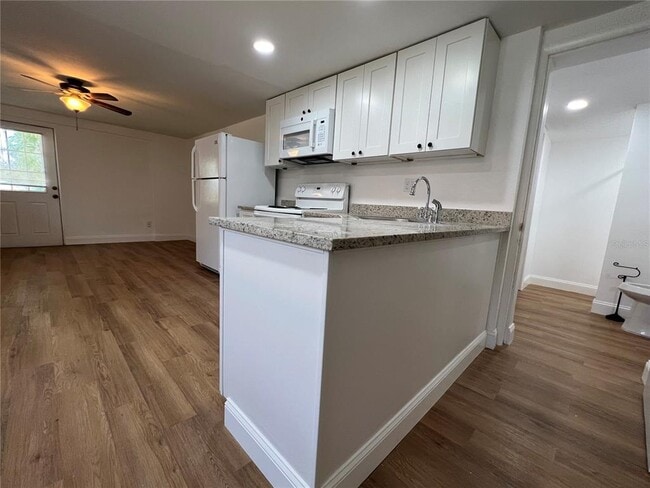 Building Photo - 2120 10th St