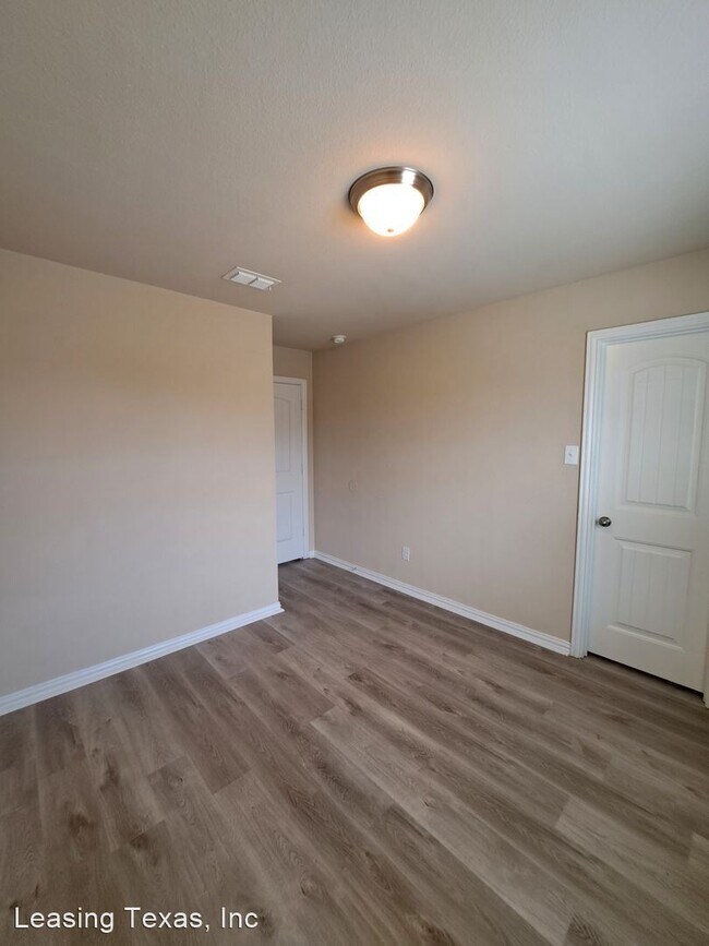 Building Photo - 3 br, 2.5 bath House - 749 River Hill Ln.