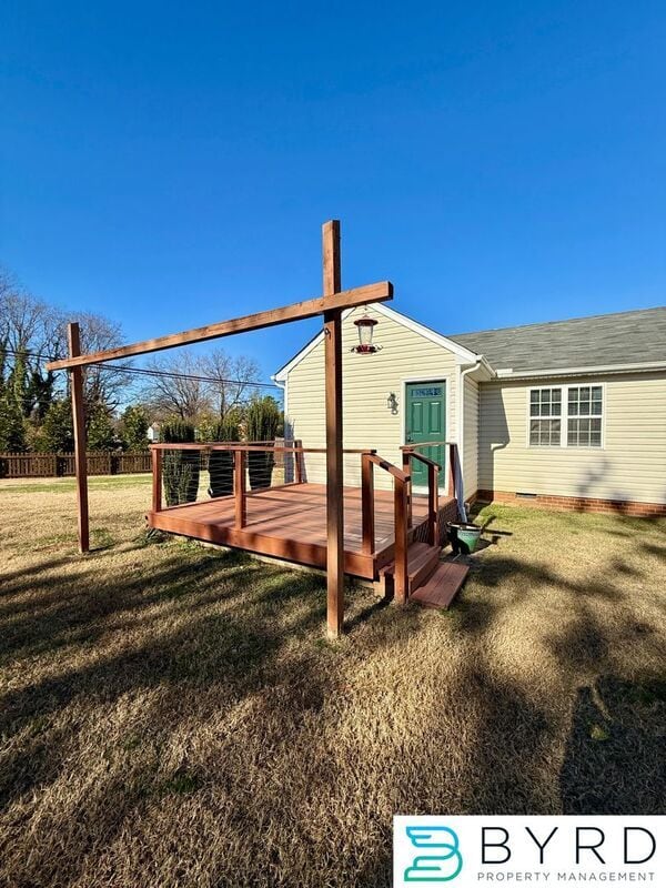 Building Photo - 1001 Greenview Dr