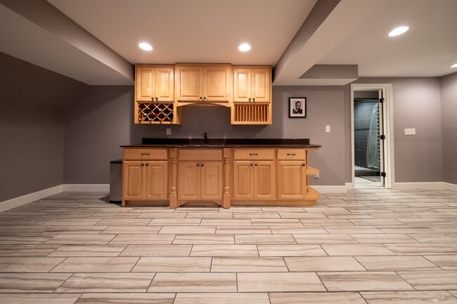 Building Photo - 9513 Briar Cir