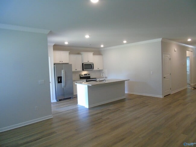 Building Photo - 207 List Rd