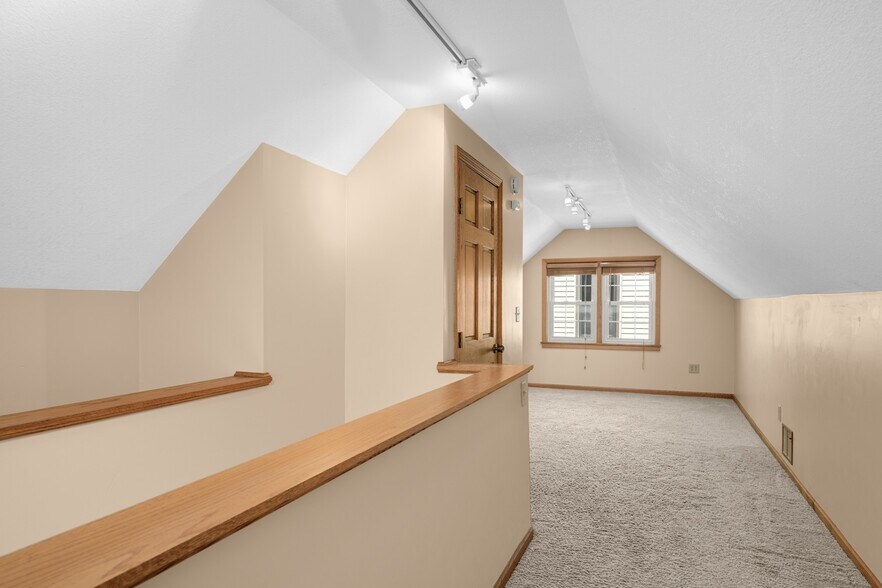 Building Photo - 2820 Idaho Ave S