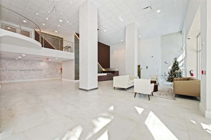 Building Photo - 3000 S Ocean Dr