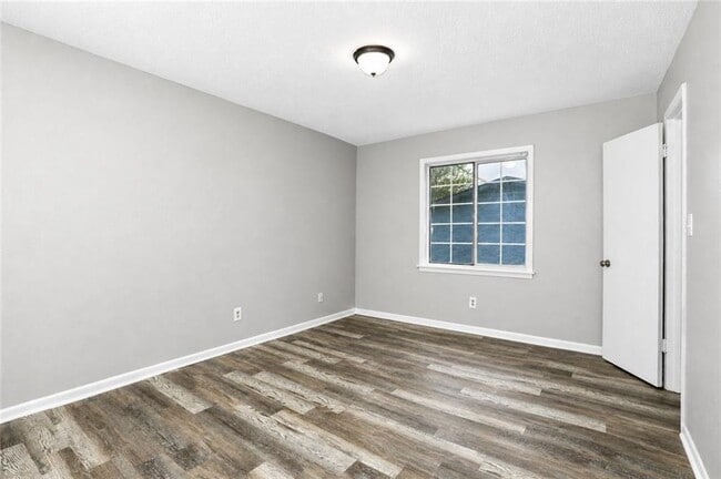 Building Photo - 2045 Alison Ct SW