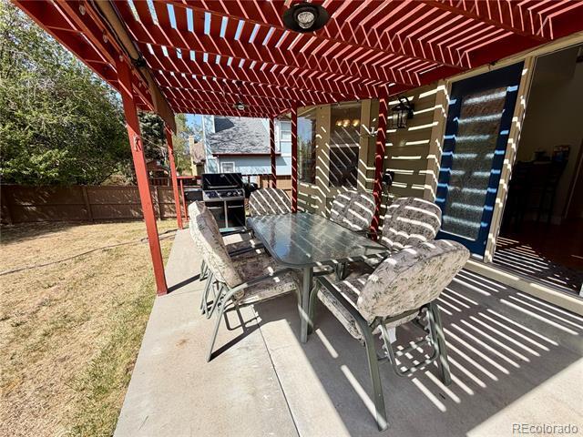 Building Photo - 9853 Salford Ln