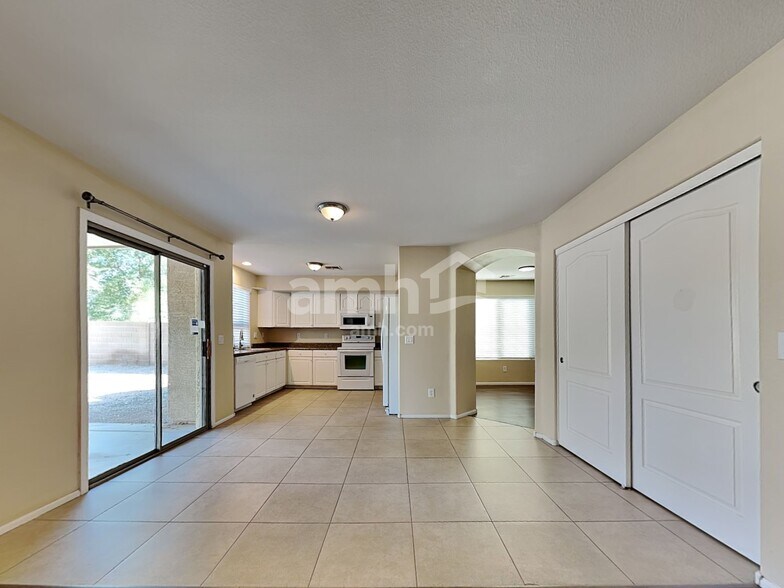 Building Photo - 2871 S 160th Ln