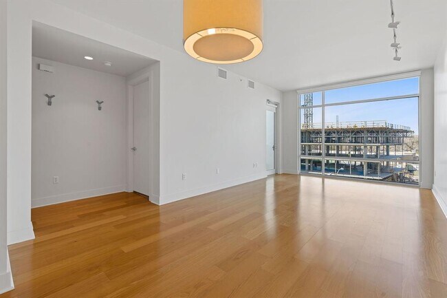 Building Photo - 210 Lee Barton Dr