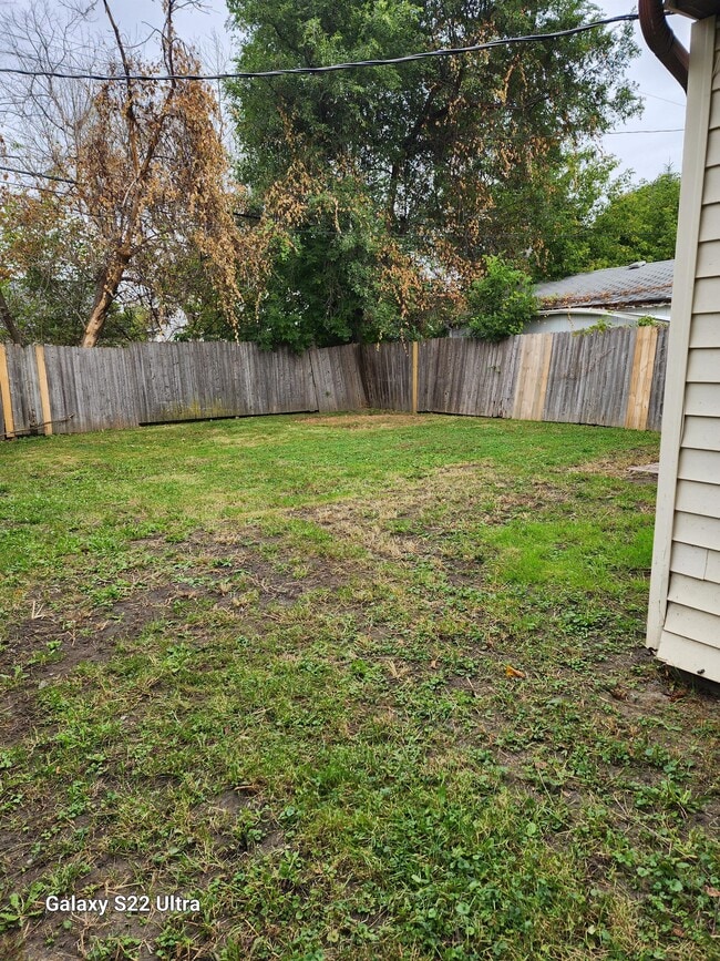 Building Photo - 8619 Republic Ave