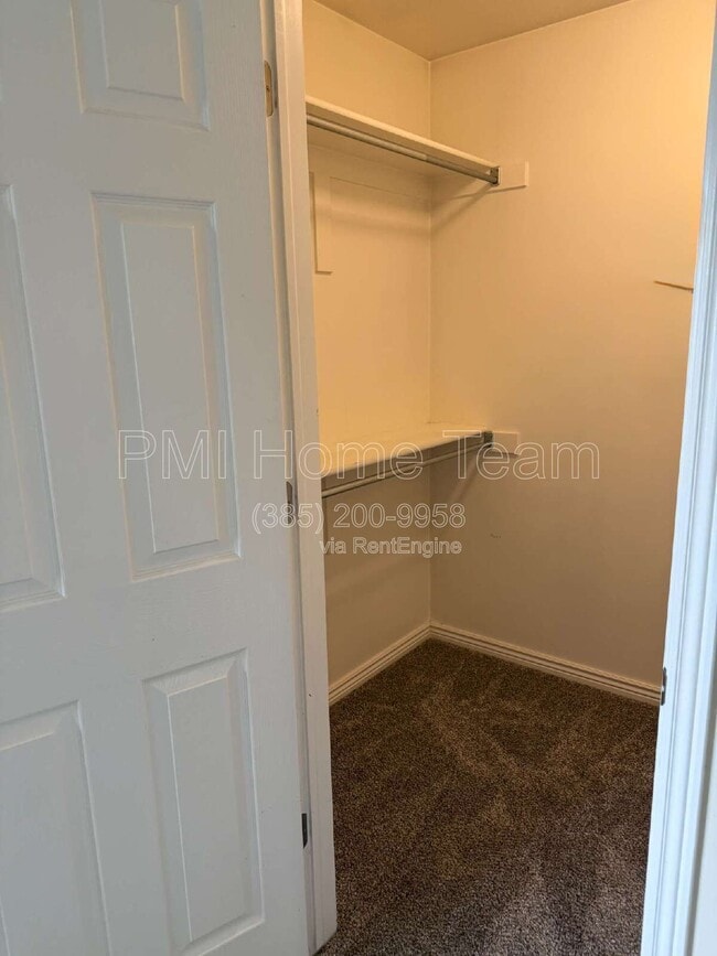 Building Photo - 652 W 800 N